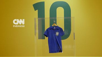 Jersey Legendaris Pele di Final Piala Dunia 1958 Laku Rp87,9 Miliar