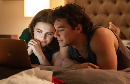 Setelah 'Off Campus', Film Klasik Ini Wajib Ditonton Penggemar Romansa Kampus
