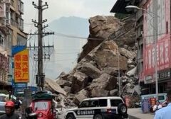 Longsor Dahsyat di Chongqing, Ratusan Warga Terjebak dan Rumah Hancur