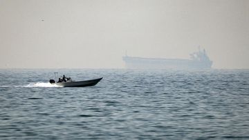 Dua Kapal Tanker Meledak di Selat Hormuz, Iran Tuduh AS Pasang Ranjau