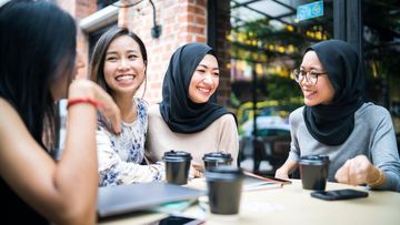 Lima Sinyal Bahasa Tubuh yang Patut Dicermati Saat Seseorang Diduga Berbohong