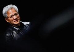 Jaket Kulit Ikonis Jensen Huang Laris Manis di Lelang, Raup Rp17 Miliar
