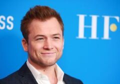Taron Egerton Kembali ke Dunia Kencan Online Pasca Kandas dengan Brooks Nader