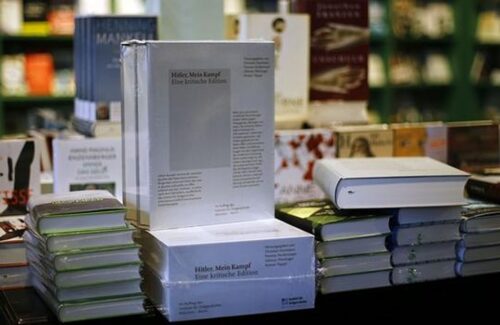 Buku 'Paling Berbahaya' Ludes Terjual Lebih dari 12 Juta Kopi di Seluruh Dunia