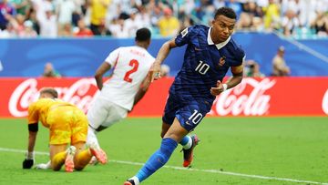 Prancis Menipiskan Ketinggalan 2-4 dari Inggris Berkat Gol Mbappe dan Barcola