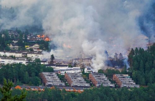 Kebakaran Hebat Luluhlantakkan Ratusan Rumah di Norwegia, Upaya Pemadaman Berlanjut