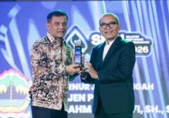 Gubernur Jateng Ahmad Luthfi Dianugerahi Penghargaan Kepemimpinan Regional Berdampak