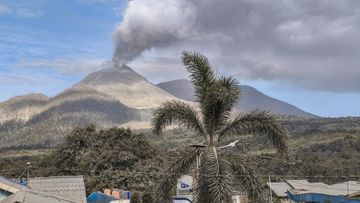 Gunung Lewotobi Laki-laki Kembali Erupsi, Semburkan Abu Vulkanik 1,5 Km