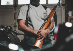 The Grey Men 2 Tayang di Vidio: Misi Penyamaran Agen Rahasia di Tengah Konflik Geng Motor