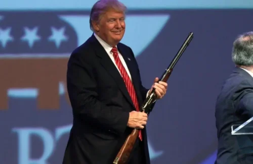 Respons Keras Trump: Ancaman Serangan Besar ke Iran Pasca Kematian Prajurit AS di Yordania