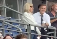 Emmanuel Macron dan Istri Saksikan Konser BTS di Paris, Perkuat Hubungan Korea-Prancis