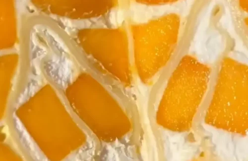 Kreasi Manis Mango Crepe Roll: Kelembutan Whipped Cream Berpadu Segarnya Mangga