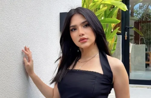 Davina Karamoy Terhanyut Emosi hingga Menangis di Pembacaan Naskah Film 'Andai Waktu Bisa Diulang Kembali'