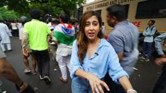 Ribuan Massa Geruduk Parlemen India Dukung Tuntutan Reformasi Pendidikan "Cockroach Janta Party"