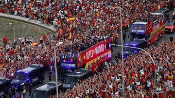 Dua Juta Penggemar Sambut Euforia Juara Piala Dunia Spanyol di Madrid