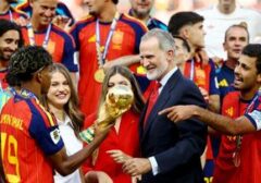 Kejutan di Istana: Hanya Lamine Yamal yang Dipeluk Raja Spanyol Usai Juara Dunia