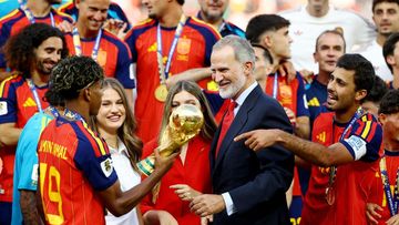 Kejutan di Istana: Hanya Lamine Yamal yang Dipeluk Raja Spanyol Usai Juara Dunia