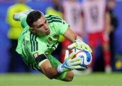 Emiliano Martinez Akui Luka Mendalam Pasca Argentina Tersingkir dari Piala Dunia 2026