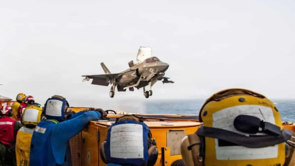 Ancaman di Selat Hormuz: Konflik AS-Iran Dorong Harga Minyak Lampaui $90
