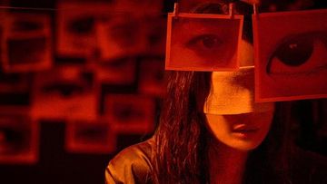 Shin Min-ah Berjuang Ungkap Misteri Kematian Adik dalam Film Thriller "The Eyes"