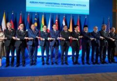 Menlu AS: Iran Tak Serius Bernegosiasi, Ancam Keamanan Selat Hormuz