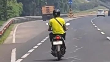 Larangan Motor di Jalan Tol Indonesia: Demi Keselamatan Pengguna Jalan