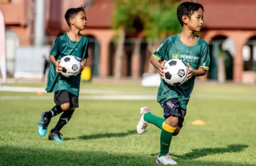 Persebaya Academy: Pembinaan Karakter Jaga Mimpi Anak Pesepakbola Tetap Menyala di Hari Anak Nasional 2026