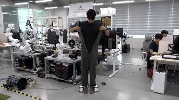 Pakaian Robotik Canggih Bisa Pasang Sendiri, Terinspirasi Iron Man