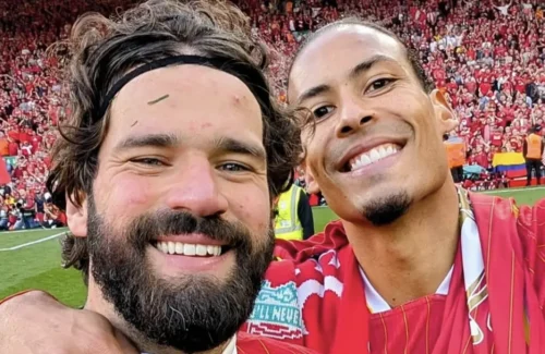 Alisson Becker Tegaskan Komitmen Bersama Liverpool, Peran Kunci di Bawah Andoni Iraola