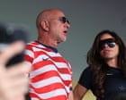 Jeff Bezos Dikabarkan Jajaki Pembelian Saham Liverpool