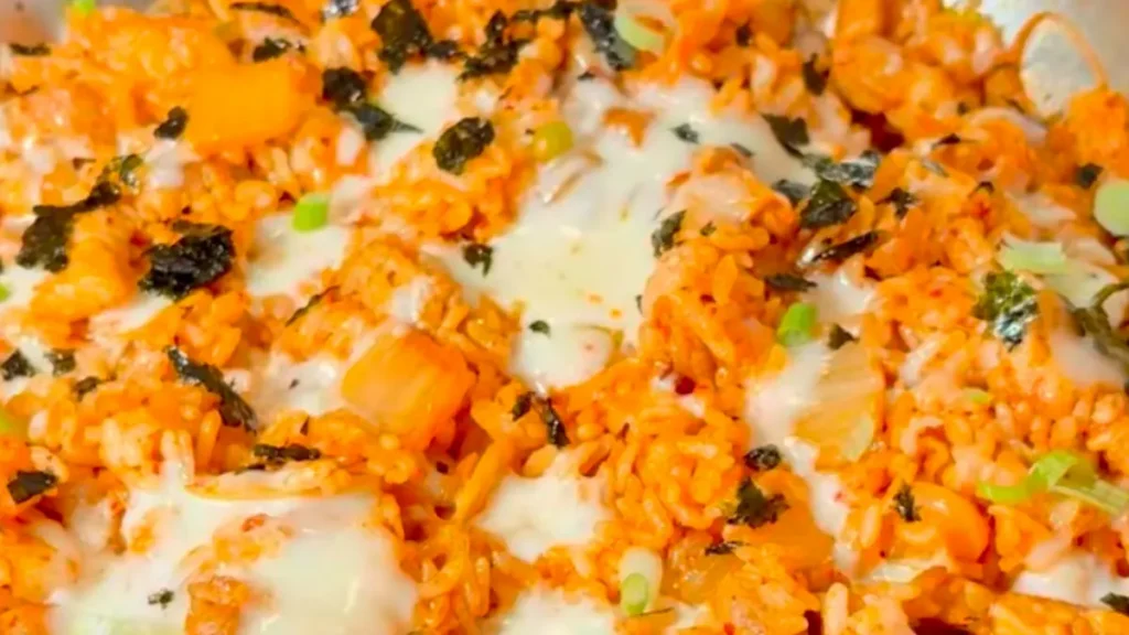 Sensasi Gurih Pedas Nasi Goreng Kimchi Keju ala Korea