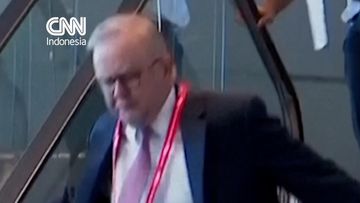 Peristiwa "Nyaris Jatuh" PM Australia Anthony Albanese di Eskalator Tuai Komentar