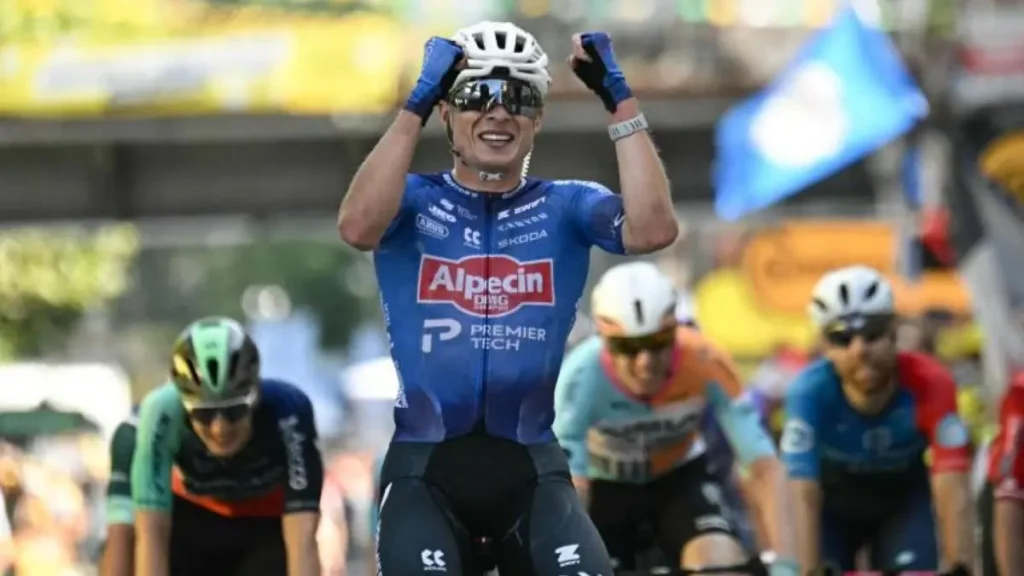 Jasper Philipsen Sabet Etape 17 Tour de France 2026, Tadej Pogacar Pertahankan Pucuk Klasemen Umum