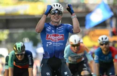 Jasper Philipsen Sabet Etape 17 Tour de France 2026, Tadej Pogacar Pertahankan Pucuk Klasemen Umum