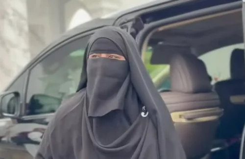 Umi Pipik Terharu Saksikan Pernikahan Nathalie Holscher dan Aripat