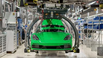 Porsche Terancam PHK Ribuan Karyawan Hingga 2035 Akibat Krisis Otomotif dan Elektrifikasi