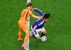 Cedera Lutut Hambat Frenkie de Jong Bela Barcelona di Awal Musim
