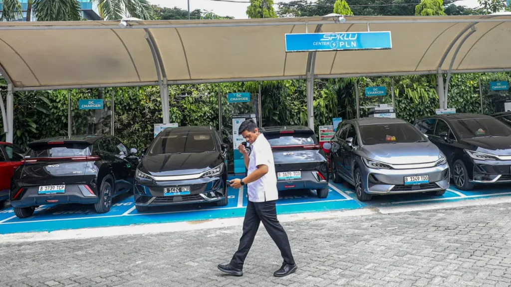 KOLEKSI Desak Percepatan Adopsi Mobil Listrik Lewat Insentif dan SPKLU