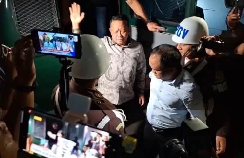 Eks Jampidsus Febrie Adriansyah Ditahan KPK Tanpa Rompi Tahanan, Terkait TPPU dan Korupsi Emas 74 Kg