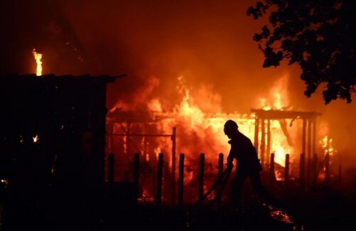 Ribuan Warga Prancis Dievakuasi Akibat Kebakaran Hutan di Tengah Gelombang Panas