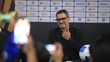 Jelang Piala Presiden 2026, Pelatih Arema FC Puji Persib Bandung