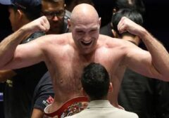 Tyson Fury Raih Kemenangan TKO atas Mariusz Wach di Usia 46 Tahun