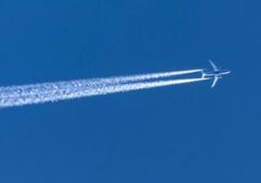 Pilot Iseng Urai 'Saya Bosan' di Langit Inggris Saat Penerbangan Uji