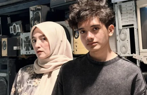 Dari Iseng Dapur ke Sukses Finansial: Kisah Inspiratif The Sabron Family Raih Rumah di Usia 19