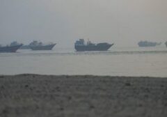 Tanker Diduga Tabrak Ranjau Laut, Meledak di Selat Hormuz