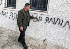 Pemukim Israel Bakar Masjid Palestina di Tepi Barat, Aksi Vandalisme Meluas