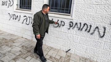 Pemukim Israel Bakar Masjid Palestina di Tepi Barat, Aksi Vandalisme Meluas