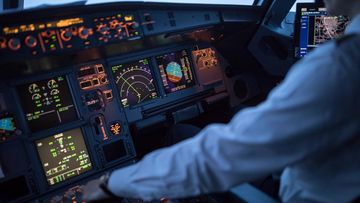Tiga Pilot Keracunan Makanan Saat Penerbangan 11 Jam