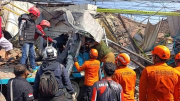 Truk Trailer Hilang Kendali di Pasuruan, 3 Tewas dalam Tabrakan Beruntun