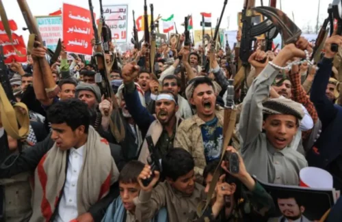Houthi Gempur Tiga Tanker Minyak Saudi dalam 48 Jam